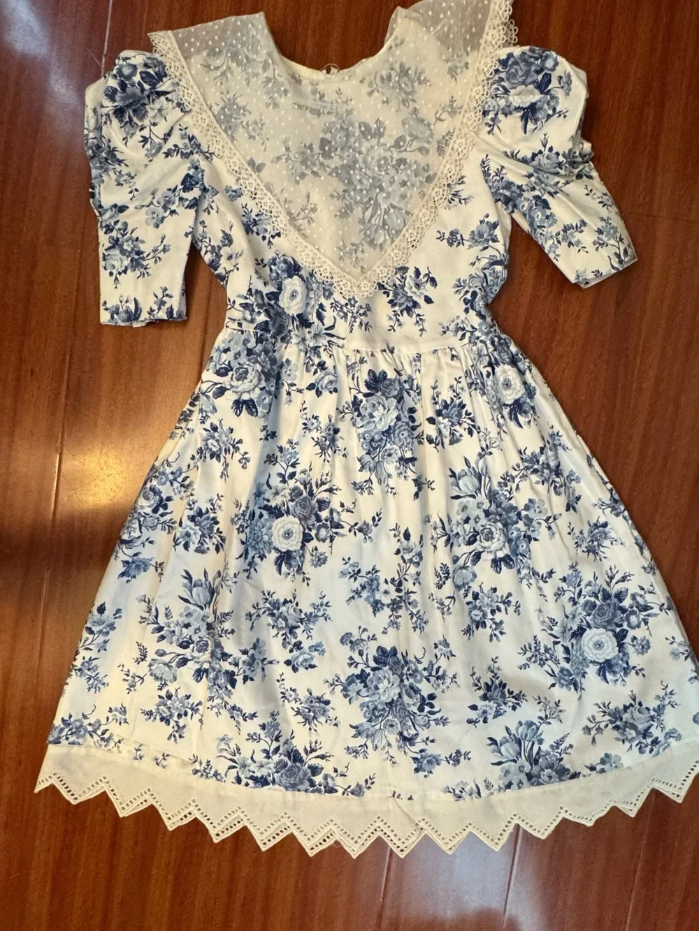 Jinelle Size8 Blue Floral Lace Collar Midi Dress